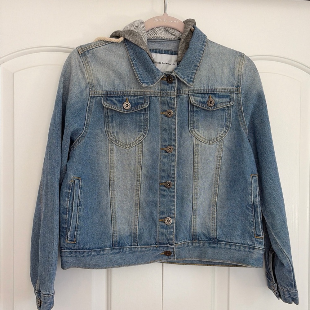 The Style Between Us Denim Jacket Size L  w/ Grey Hoodie, 100%cotton NWT Jeans